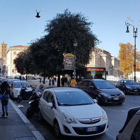 Piazza Della Rovere Roma